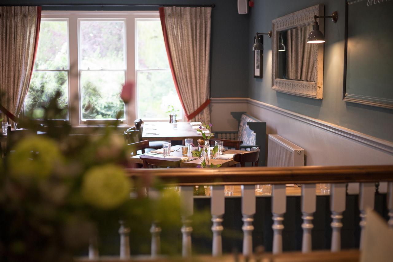 The Dundas Arms Hotel Kintbury Ngoại thất bức ảnh